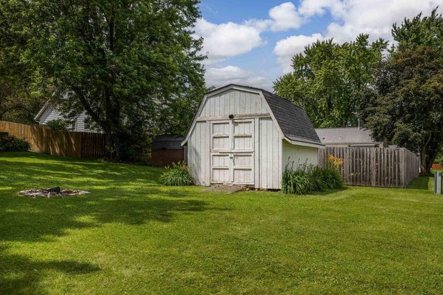 306 Bue Street, Deerfield, WI 53531
