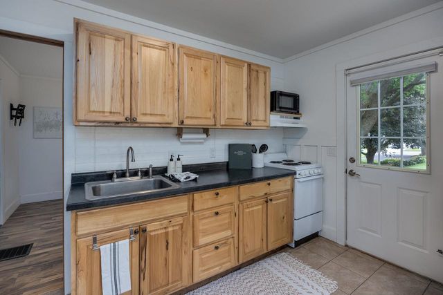 306 Bue Street, Deerfield, WI 53531