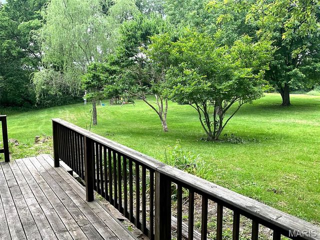 882 Plant School Avenue, Greenville, IL 62246