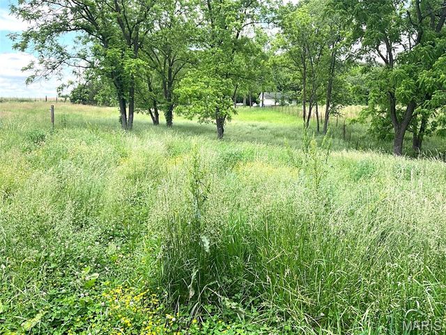 882 Plant School Avenue, Greenville, IL 62246