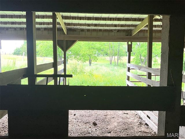 882 Plant School Avenue, Greenville, IL 62246