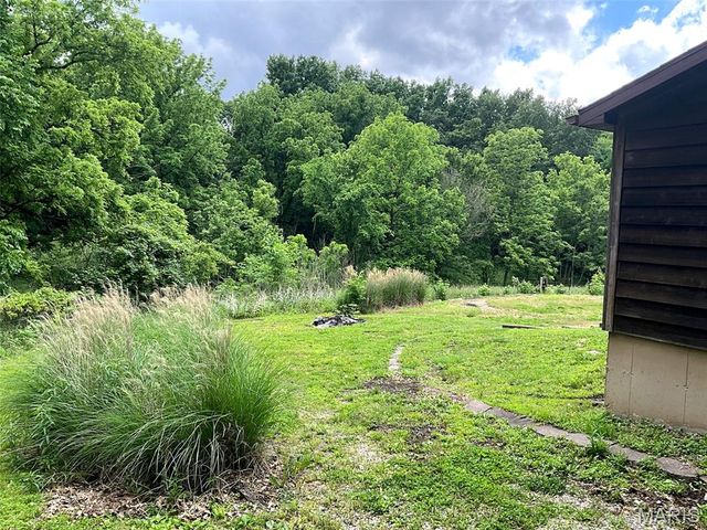 882 Plant School Avenue, Greenville, IL 62246