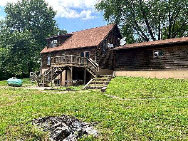 882 Plant School Avenue, Greenville, IL 62246