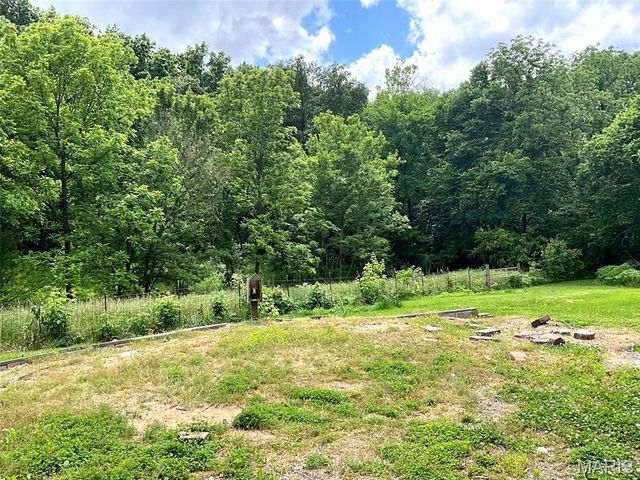 882 Plant School Avenue, Greenville, IL 62246