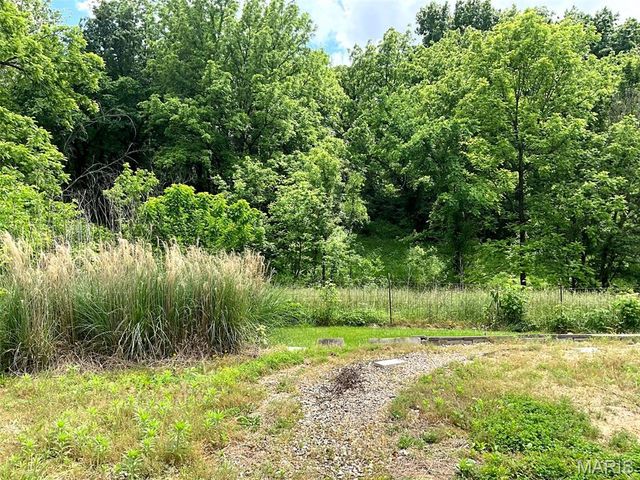 882 Plant School Avenue, Greenville, IL 62246