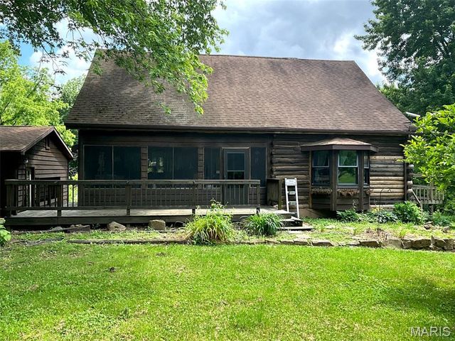 882 Plant School Avenue, Greenville, IL 62246