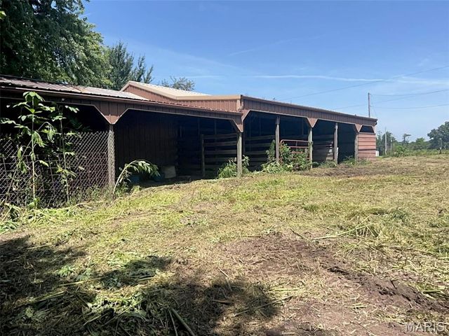 882 Plant School Avenue, Greenville, IL 62246