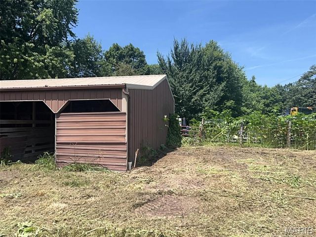 882 Plant School Avenue, Greenville, IL 62246