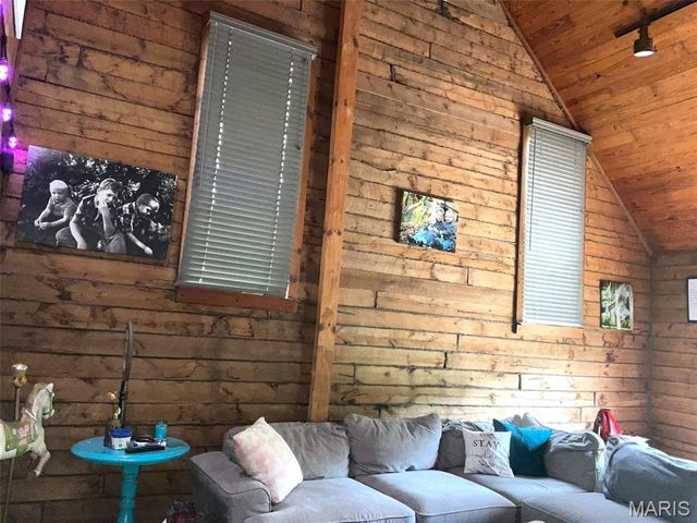882 Plant School Avenue, Greenville, IL 62246
