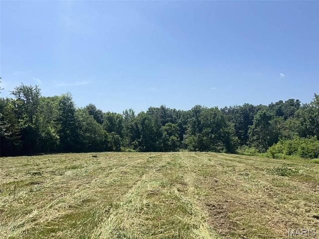 882 Plant School Avenue, Greenville, IL 62246