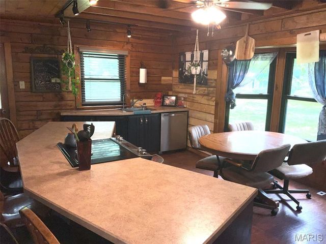 882 Plant School Avenue, Greenville, IL 62246