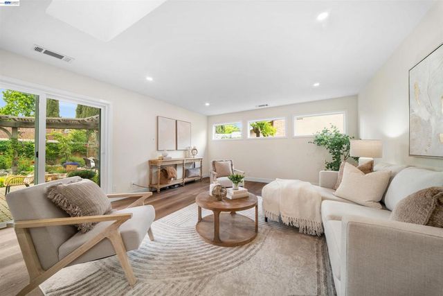 5481 Greenfield Way, Pleasanton, CA 94566