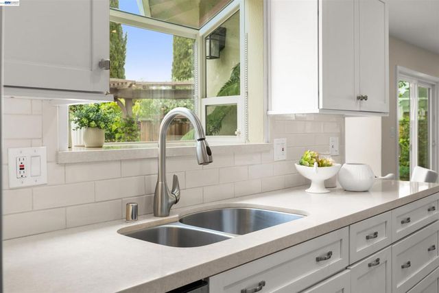 5481 Greenfield Way, Pleasanton, CA 94566