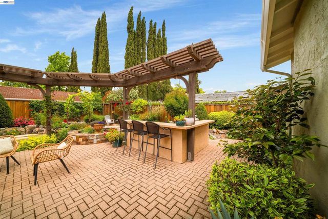 5481 Greenfield Way, Pleasanton, CA 94566