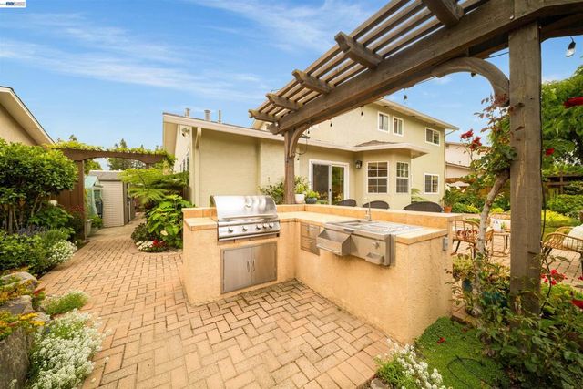 5481 Greenfield Way, Pleasanton, CA 94566
