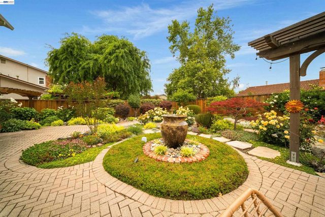 5481 Greenfield Way, Pleasanton, CA 94566
