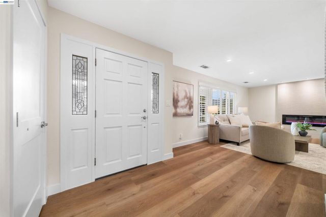 5481 Greenfield Way, Pleasanton, CA 94566