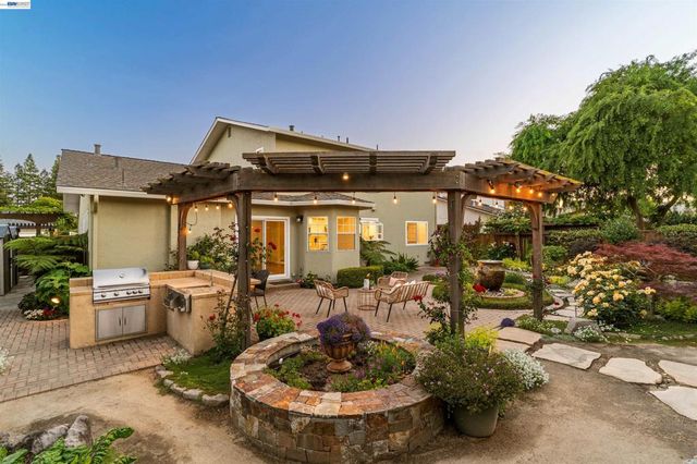 5481 Greenfield Way, Pleasanton, CA 94566