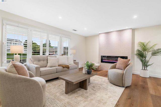 5481 Greenfield Way, Pleasanton, CA 94566
