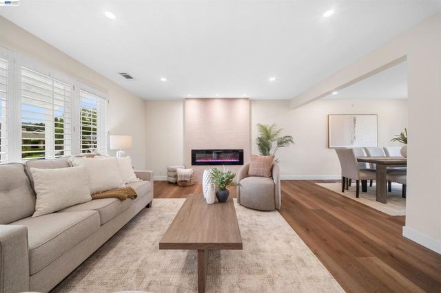 5481 Greenfield Way, Pleasanton, CA 94566