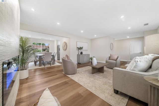 5481 Greenfield Way, Pleasanton, CA 94566