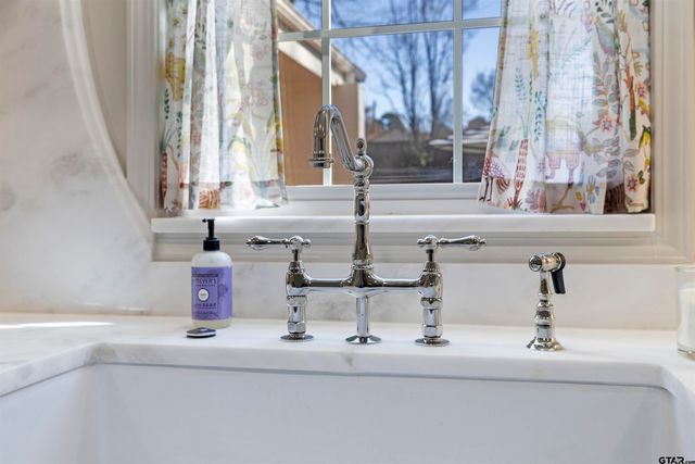 2318 S Chilton Ave, Tyler, TX 75701