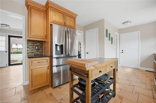 208 Shifting Log DR, Hampton, VA 23669