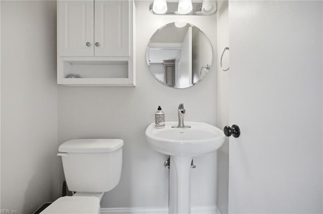 208 Shifting Log DR, Hampton, VA 23669