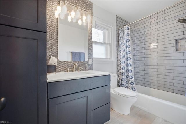 208 Shifting Log DR, Hampton, VA 23669