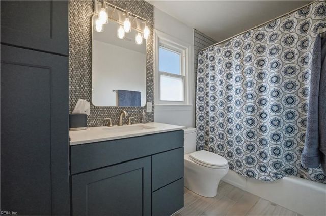 208 Shifting Log DR, Hampton, VA 23669