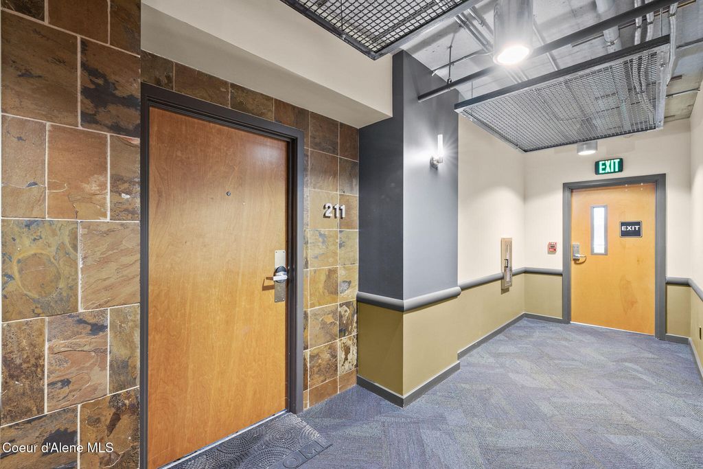 1950 W Bellerive Ln, UNIT 211, Coeur d'Alene, ID 83814 photo 4