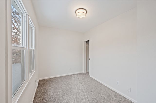 39 Hillside Avenue, Des Moines, IA 50315