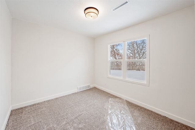 39 Hillside Avenue, Des Moines, IA 50315