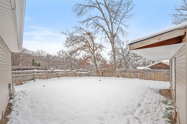 39 Hillside Avenue, Des Moines, IA 50315