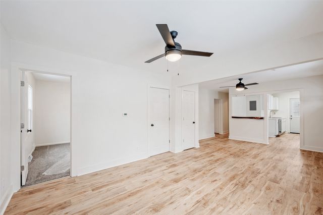 39 Hillside Avenue, Des Moines, IA 50315