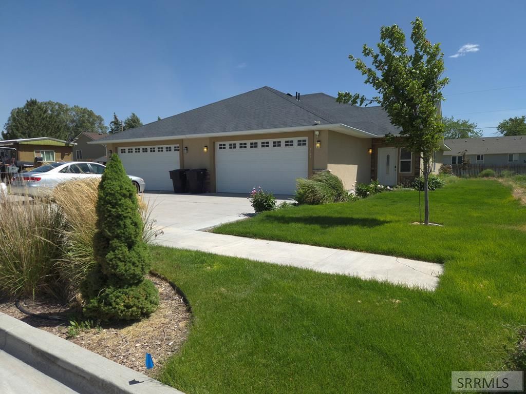 Image 1 of property listing at 2103 Fort Hall Avenue, American Falls, ID 83211