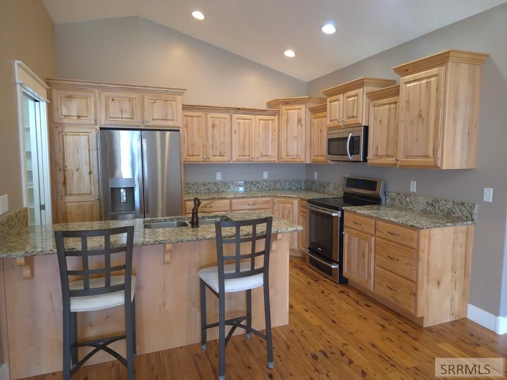 Image 3 of property listing at 2103 Fort Hall Avenue, American Falls, ID 83211