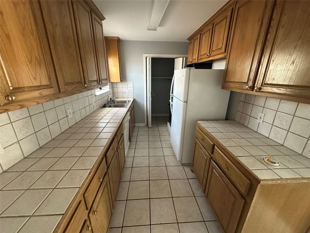 112 S Holly Street, Sherman, TX 75092