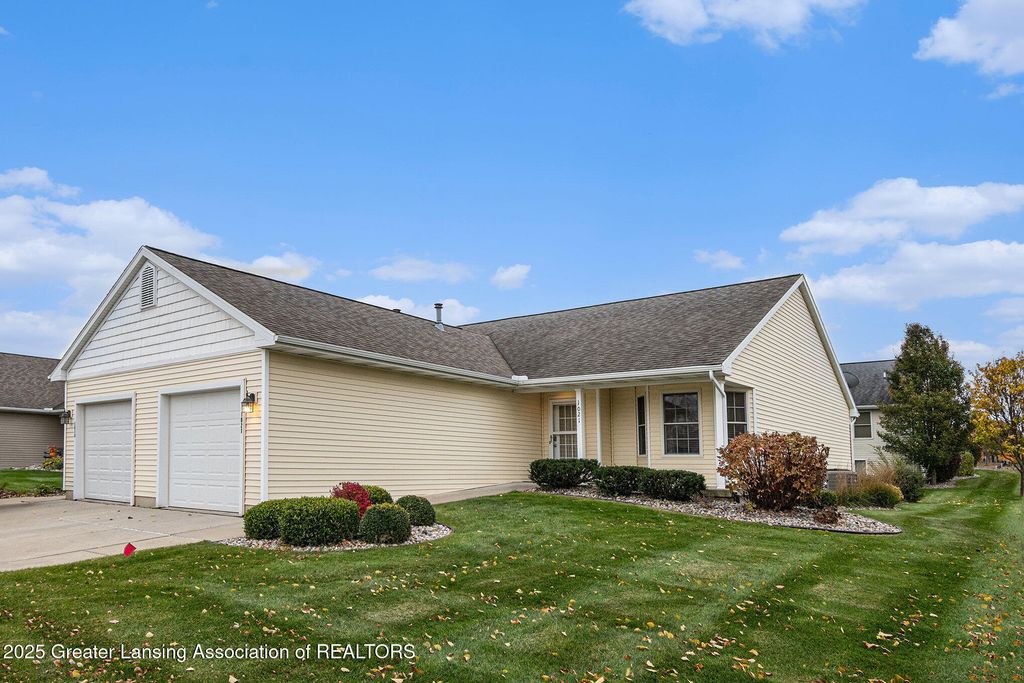 1021 Randy Lane, St. Johns, MI 48879