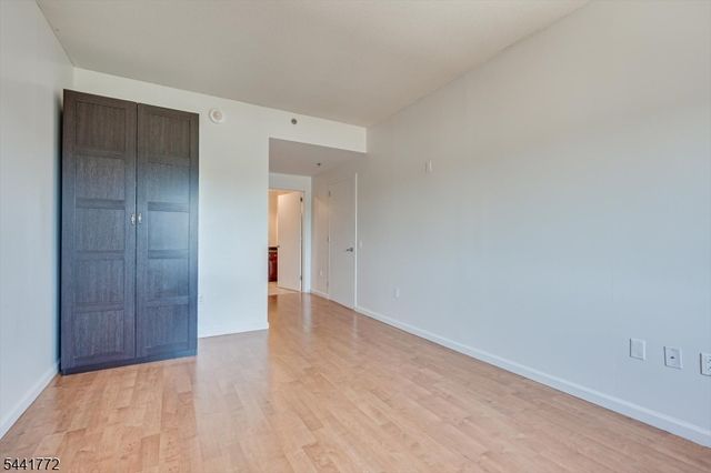 1 Carriage City Plz 1220, Rahway City, NJ 07065