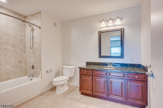 1 Carriage City Plz 1220, Rahway City, NJ 07065