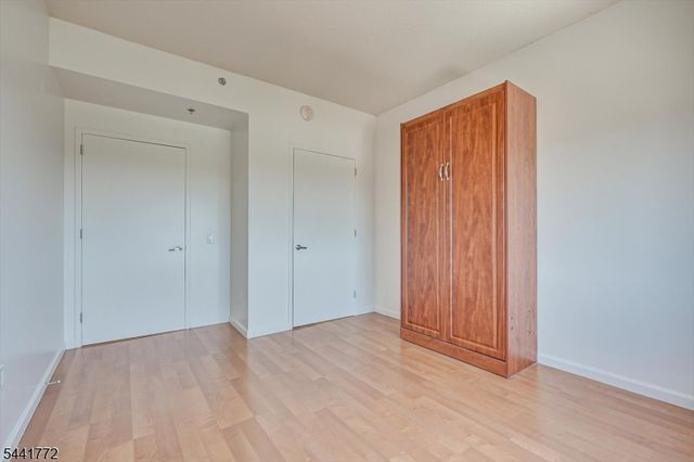 1 Carriage City Plz 1220, Rahway City, NJ 07065