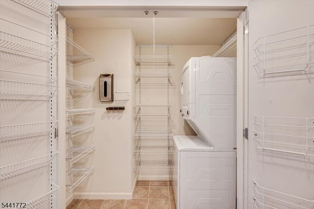 1 Carriage City Plz 1220, Rahway City, NJ 07065