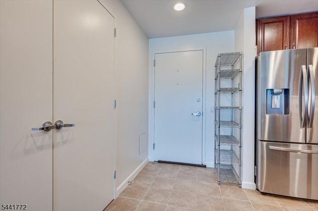 1 Carriage City Plz 1220, Rahway City, NJ 07065