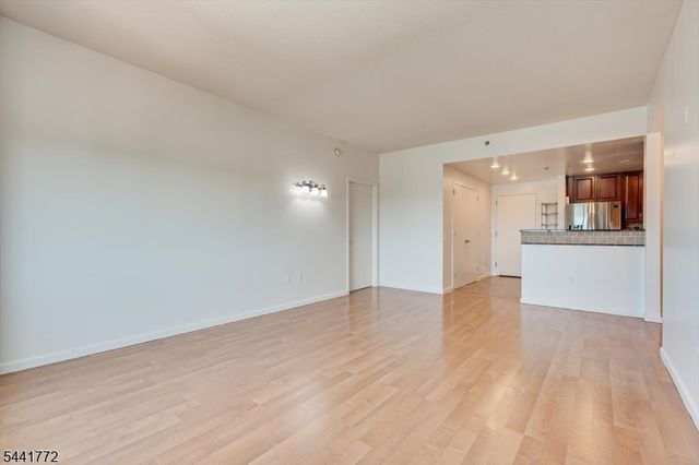 1 Carriage City Plz 1220, Rahway City, NJ 07065