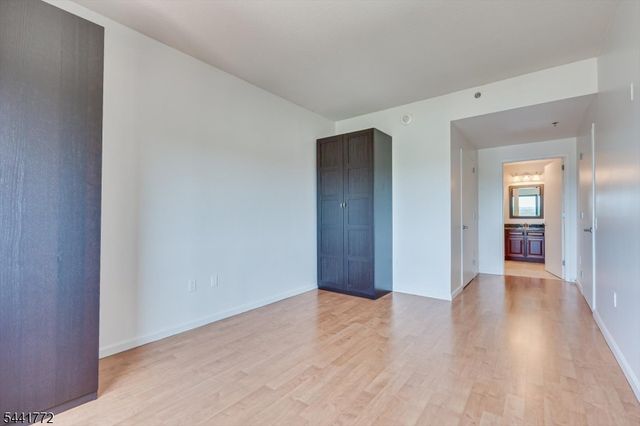 1 Carriage City Plz 1220, Rahway City, NJ 07065