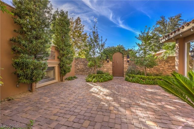 16 Anthem Pointe Court, Henderson, NV 89052