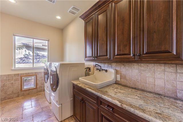 16 Anthem Pointe Court, Henderson, NV 89052