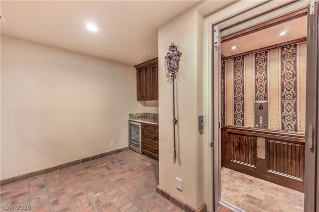 16 Anthem Pointe Court, Henderson, NV 89052