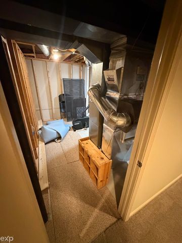 14715 Holly Ct Court, Macomb Twp, MI 48315